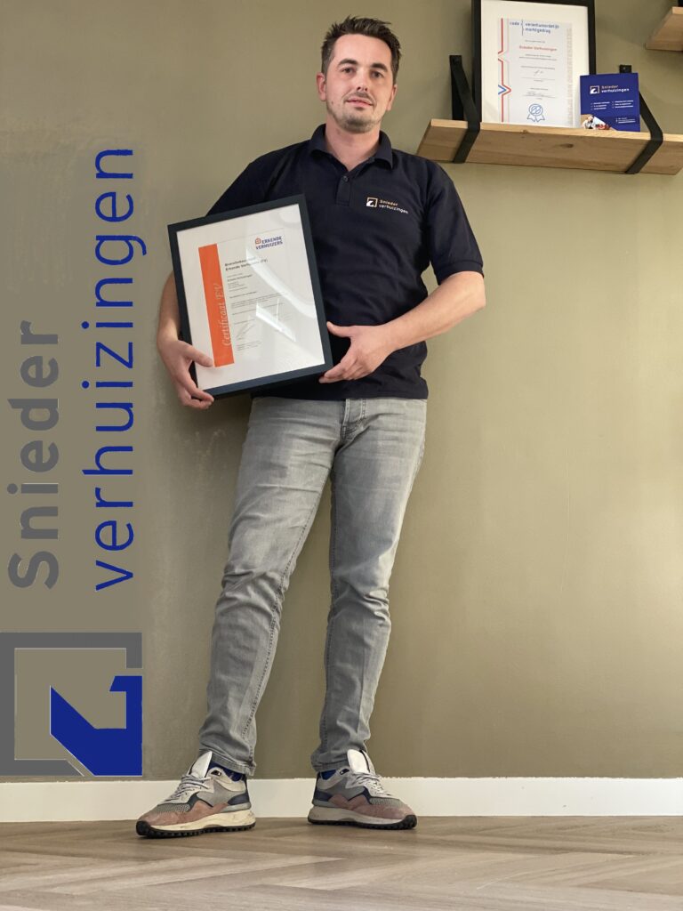 Directeur Dennis Snieder van Snieder Verhuizingen in Emmen is blij met zijn erkenning Verhuizer.