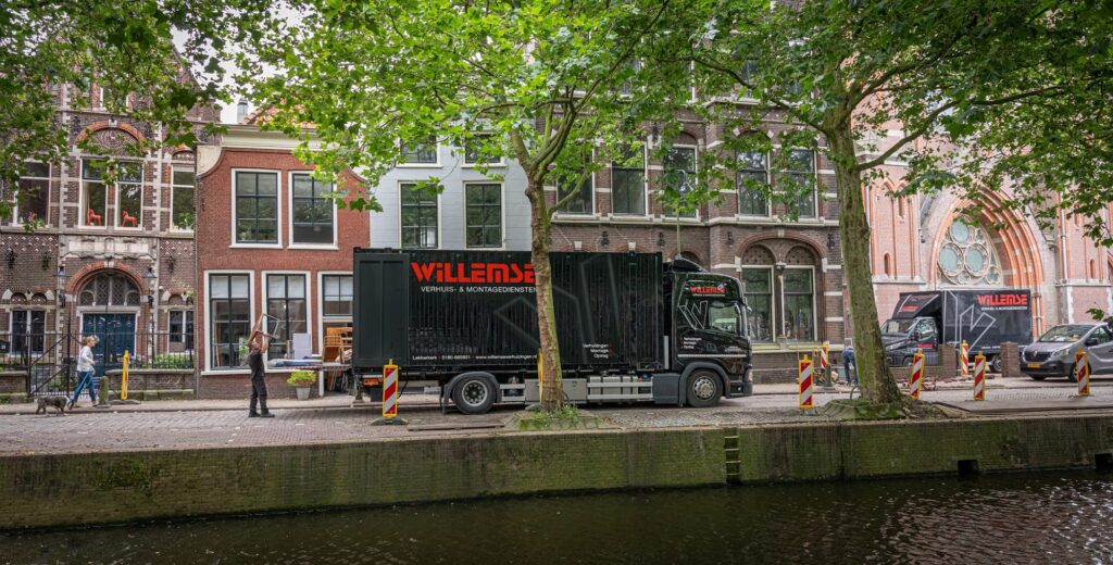 Erkende Verhuizer Willemse verhuizingen in Lekkerkerk in actie