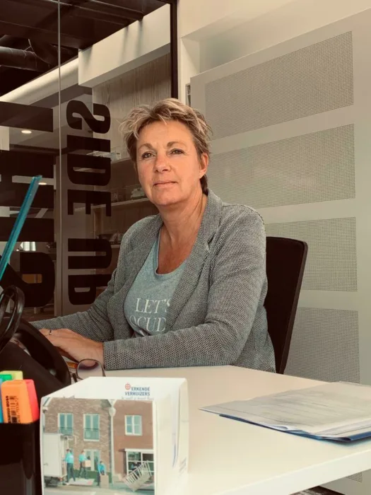 Verhuizen 2021 3 medewerker in beeld Kitty Hettema